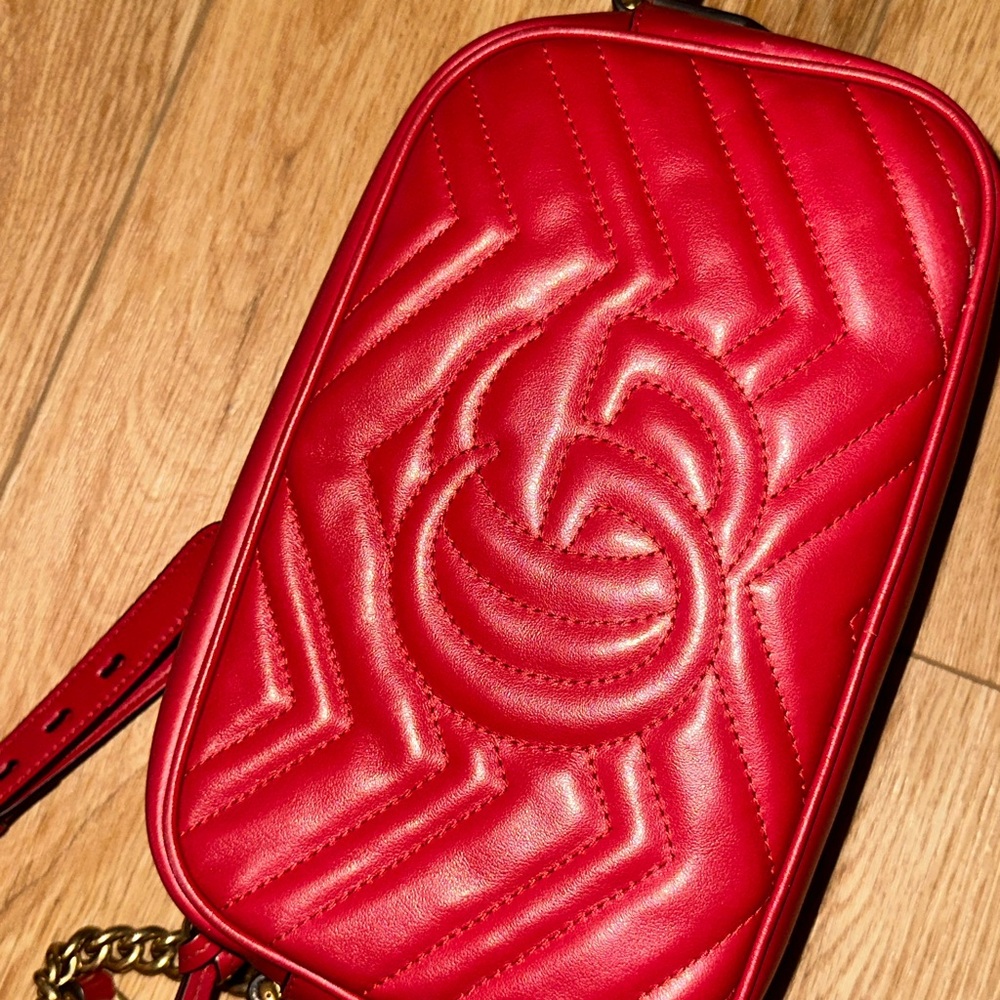 Red Chevron Crossbody Bag - Picture 5 of 5